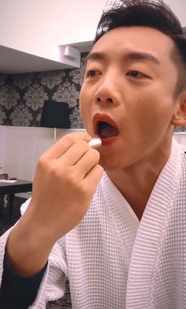 娱乐吃瓜酱为什么塌了吧唧嘴,揭秘背后真相